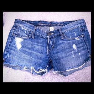 Vintage Abercrombie & Fitch Jean shorts!